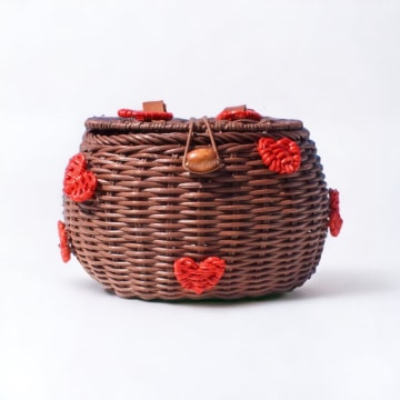 Red Heart Rattan Bicycle Front Basket – Stylish and Functional Bike Accessory